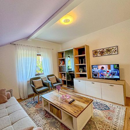Apartman Mibel Zagrzeb Zewnętrze zdjęcie