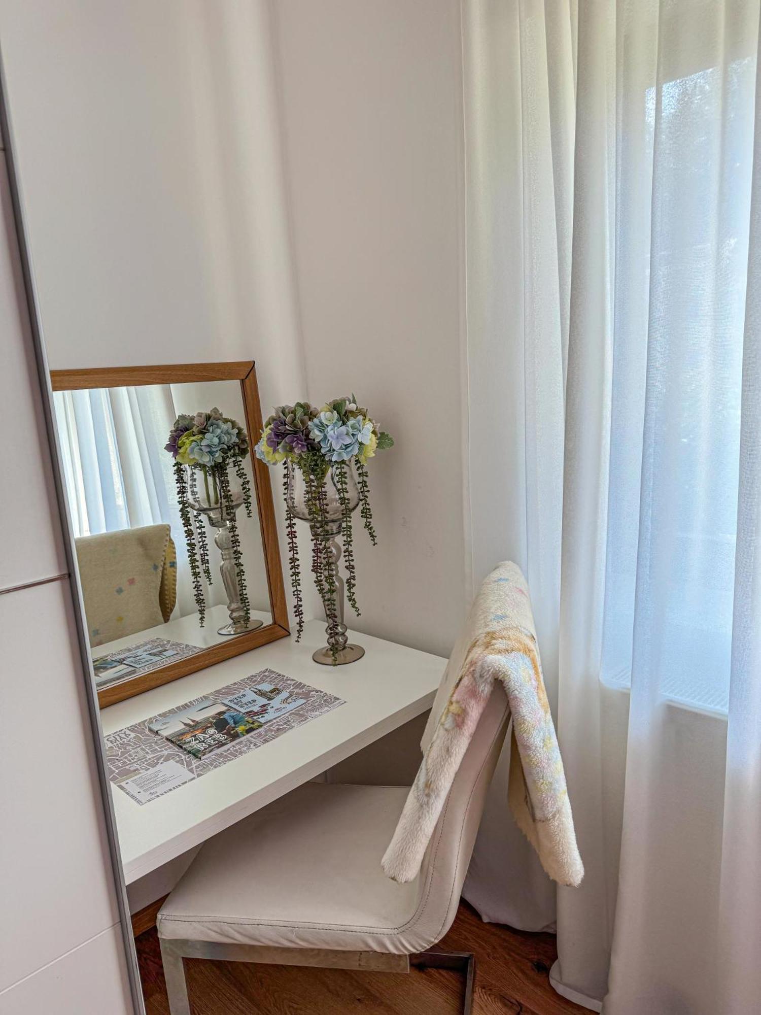 Apartman Mibel Zagrzeb Zewnętrze zdjęcie